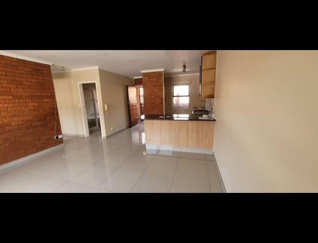 2 BEDROOM TOWNHOUSE FOR SALE IN FLORENTIA